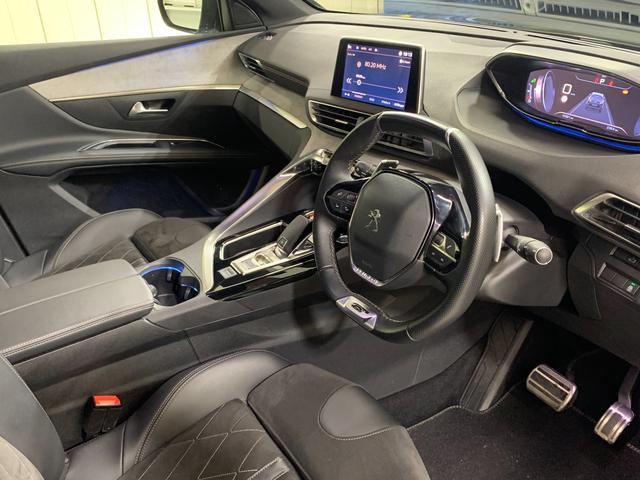 プジョー5008　GT　ブルーHDi