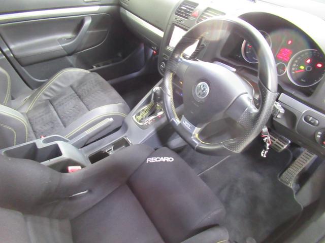 フォルクスワーゲン　ゴルフGTI　ピレリ