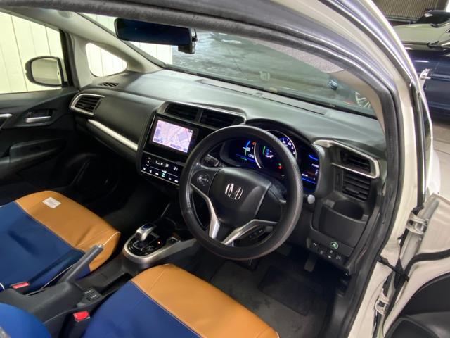 ホンダ　フィットハイブリッド　Ｆパッケージ　コンフォートエディション
