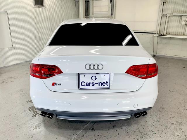 アウディ S4 3.0クワトロ　