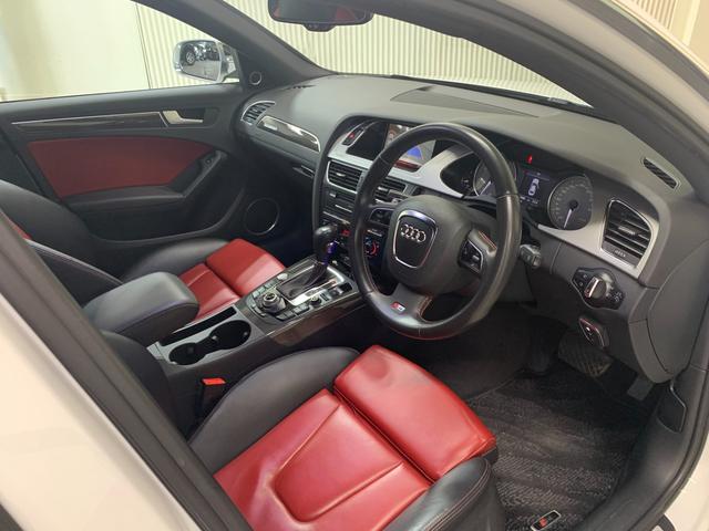 アウディ S4 3.0クワトロ　