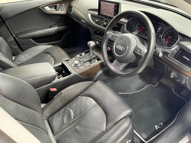 アウディ　A7スポーツバック　3.0TFSIクワトロ