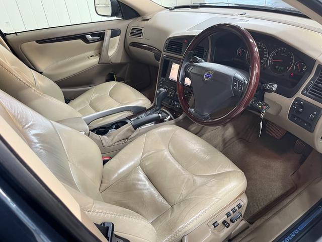 ボルボ　XC70　2.5T