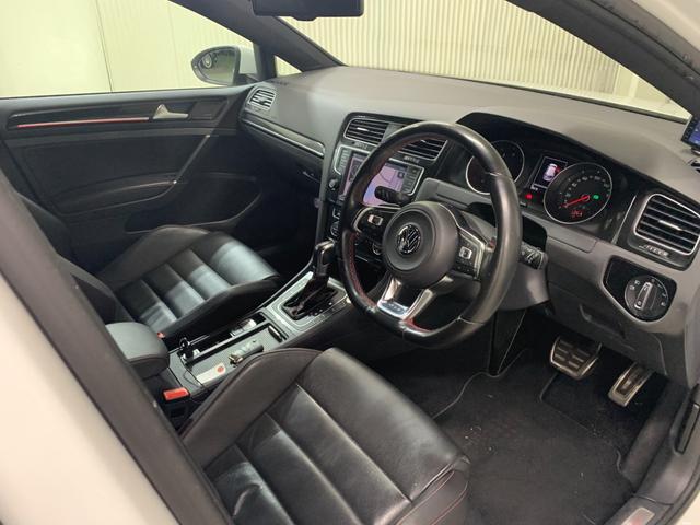 フォルクスワーゲン　ゴルフ　ＧＴＩ　ベースグレード