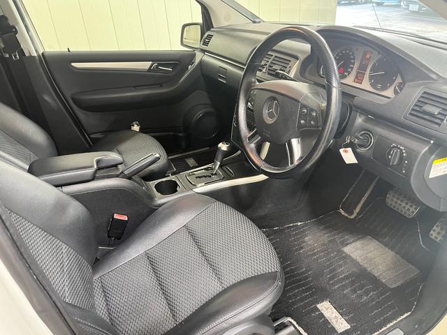 メルセデス・ベンツ　B180