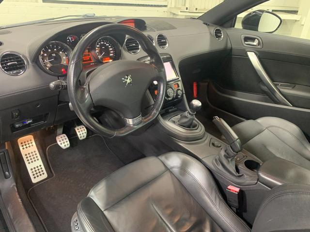 プジョー　RCZ　ベースグレード