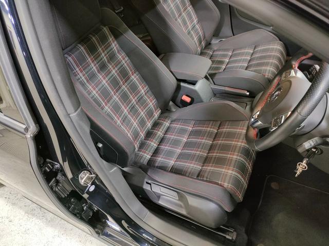 VW　ゴルフ　GTI