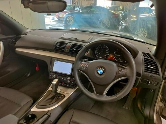 BMW　120iカブリオレ