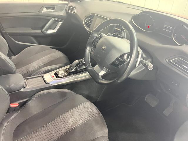 プジョー　308　アリュール