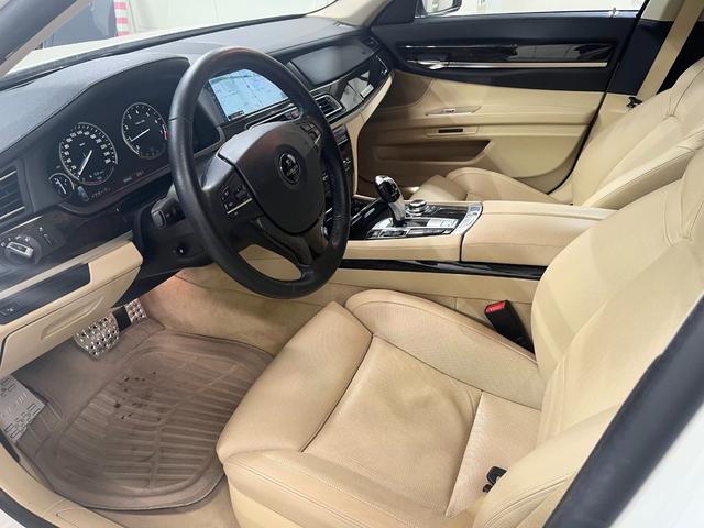 BMW　アクティブハイブリッド７