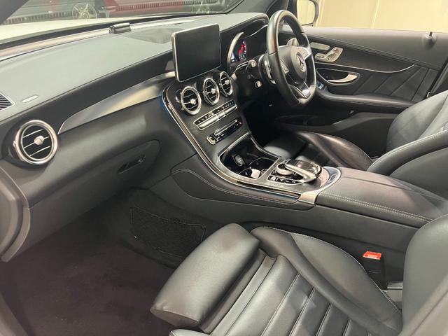 メルセデスAMG　GLC43  4マチック