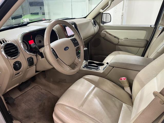 フォード　エクスプローラー　V8　エディーバウアー