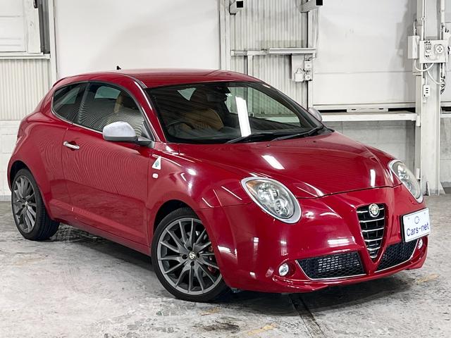 アルファロメオ　ミト　クアドリフォリオ　ヴェルデ