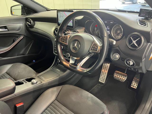 メルセデス・ベンツ　ＣＬＡ１８０　ＡＭＧライン