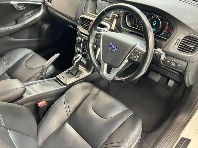 ボルボ　V40　Ｔ４　ＳＥ