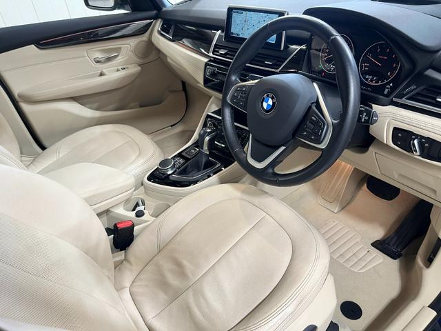 BMW　２１８ｄアクティブツアラー　ラグジュアリー