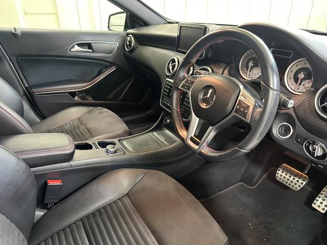 メルセデス・ベンツ　Ａ１８０　スポーツナイトパッケージ