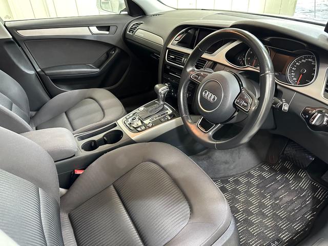 アウディ　A4アバント　２．０ＴＦＳＩクワトロ