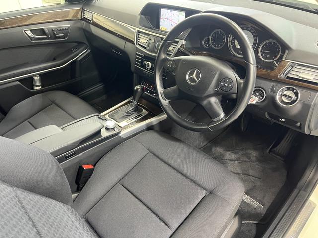 メルセデス・ベンツ　Ｅ２５０ＣＧＩブルーエフィシェンシー１２５ＥＤ