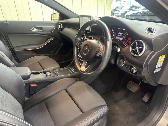 メルセデス・ベンツ　A180