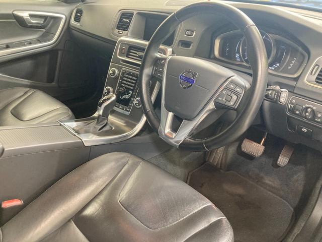 ボルボ　V60　Ｄ４　ＳＥ