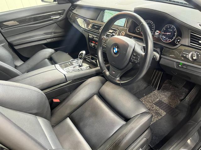 BMW 740i