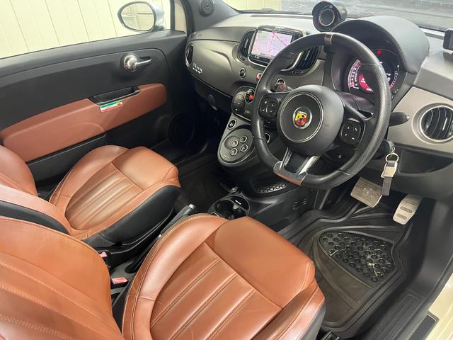 アバルト　595　ツーリズモ