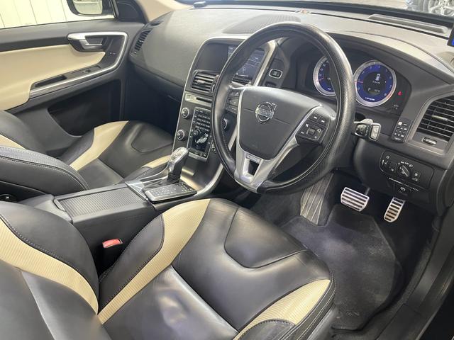 ボルボ　XC60Ｔ５　Ｒデザイン