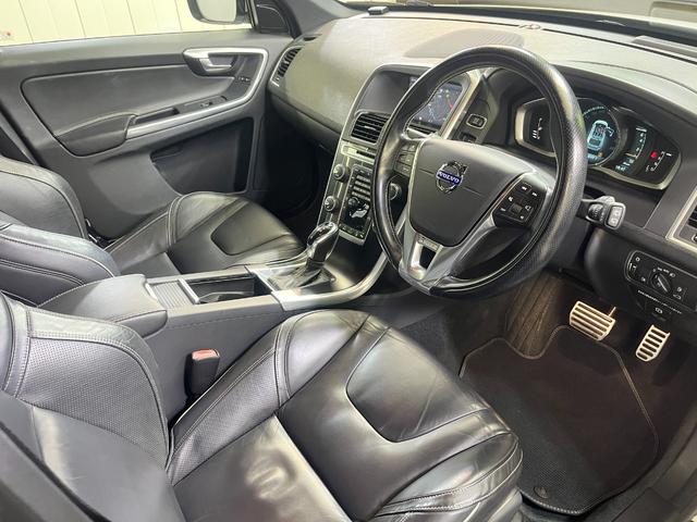 ボルボ　XC60　Ｔ５　Ｒデザイン