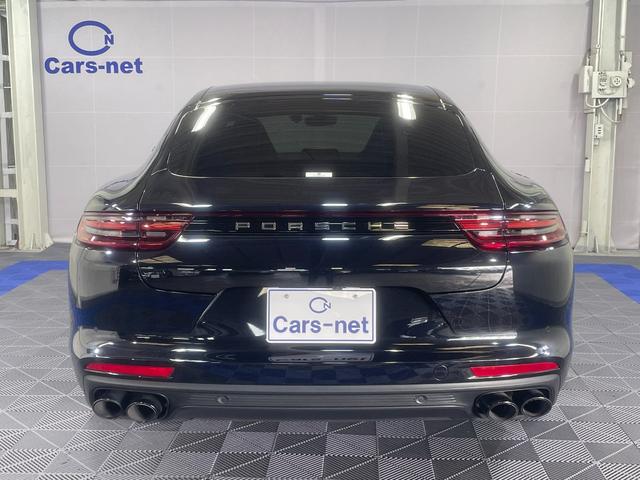 ポルシェ　パナメーラ　ベースグレード