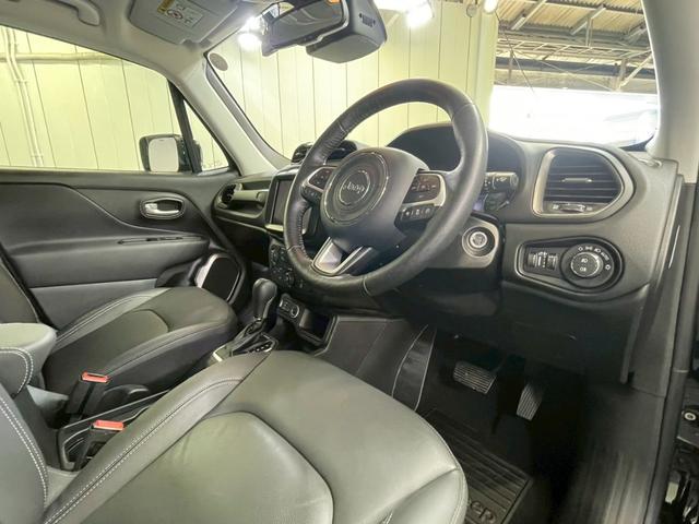 クライスラー・ジープ　レネゲード　リミテッド