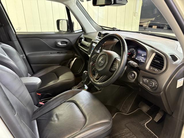 クライスラー・ジープ　レネゲード　リミテッド