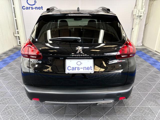 プジョー　2008　ＧＴライン　ブラック＆ホワイトエディション