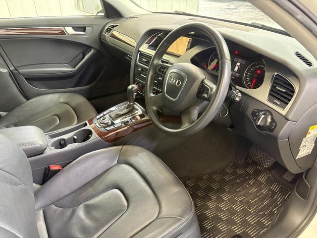 アウディ　A4アバント　２．０ＴＦＳＩ