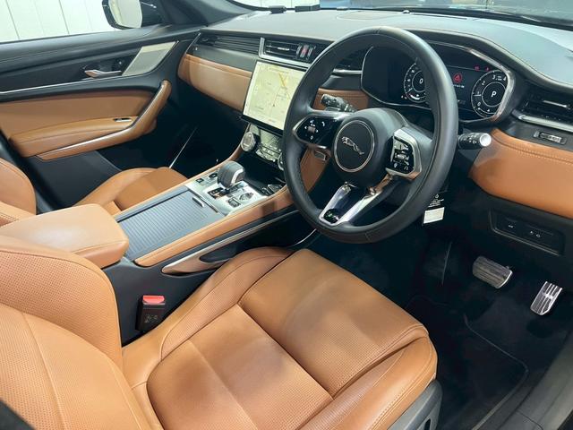 ジャガー　Fペイス　Ｒ－ダイナミック　ブラック　Ｐ２５０