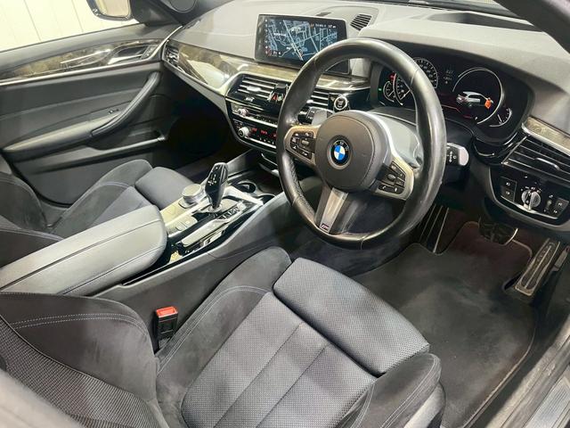 BMW　５２３ｄツーリング　Ｍスポーツ