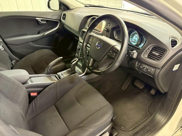 ボルボ　V40　T4