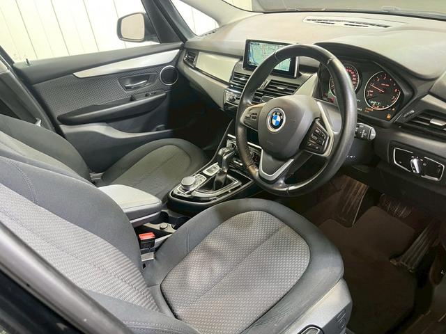 BMW　２１８ｉグランツアラー