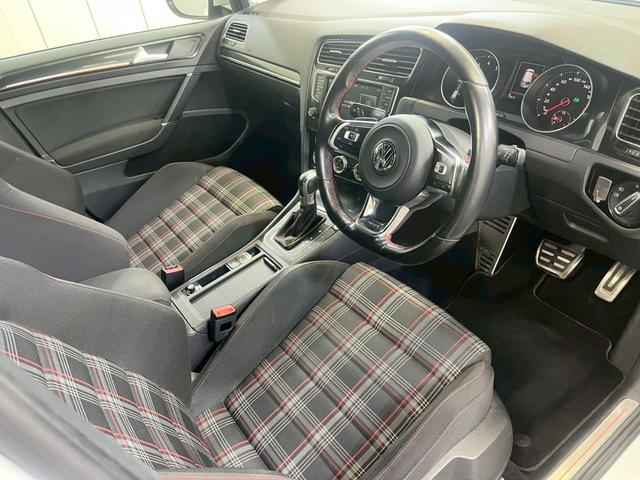 VW　ゴルフGTI　ベースグレード