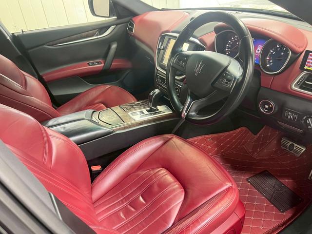 マセラティ　ギブリ　ベースグレード