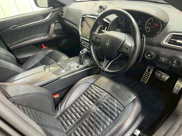 マセラティ　ギブリ　トロフェオ